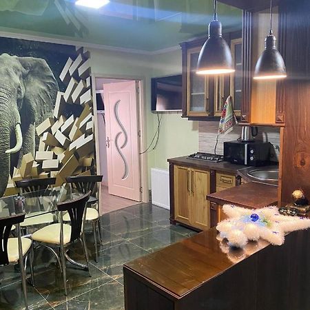 Art Hole Bed and Breakfast Koetaisi Buitenkant foto