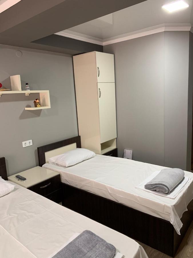 Art Hole Bed and Breakfast Koetaisi Buitenkant foto