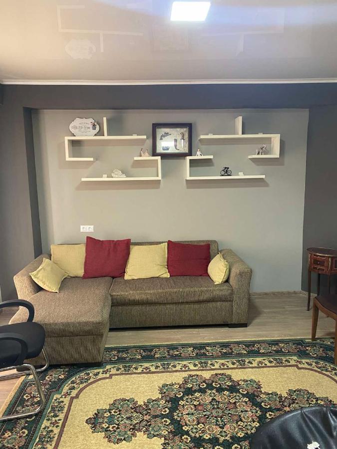 Art Hole Bed and Breakfast Koetaisi Buitenkant foto
