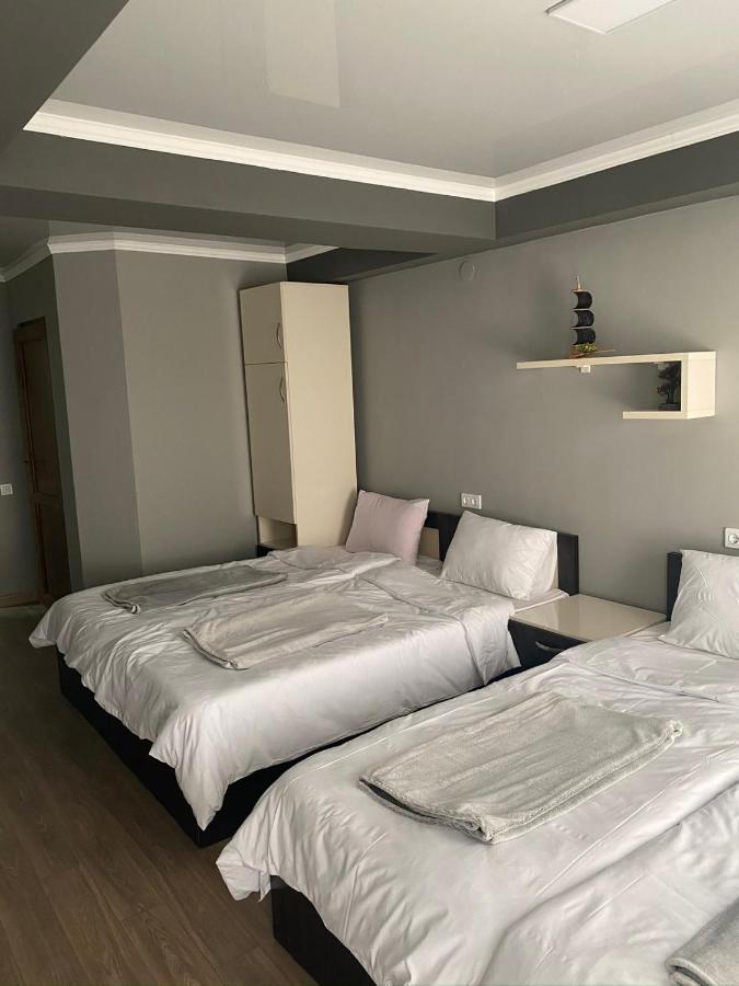 Art Hole Bed and Breakfast Koetaisi Buitenkant foto